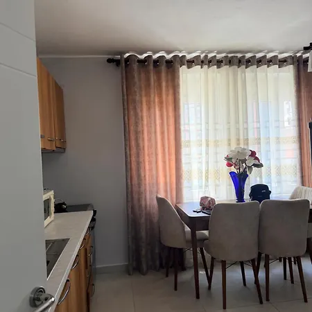 Bella Vista Apartment *